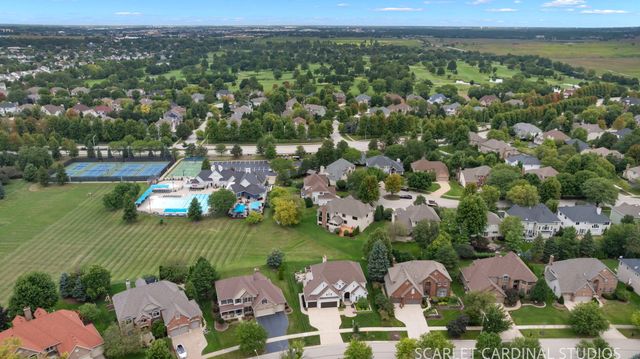 2275 Glouceston Lane, Naperville, IL 60564