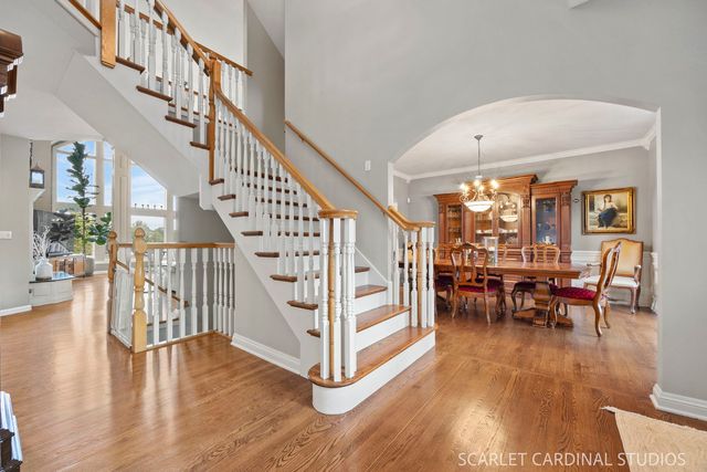 2275 Glouceston Lane, Naperville, IL 60564