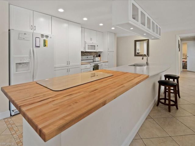 25401 Carney CIR, Bonita Springs, FL 34135