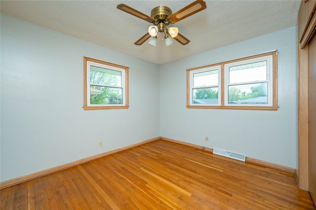 7217 Maple Drive, Urbandale, IA 50322