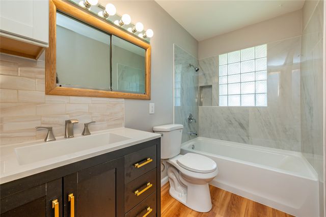 7217 Maple Drive, Urbandale, IA 50322
