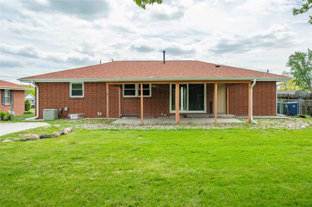 7217 Maple Drive, Urbandale, IA 50322