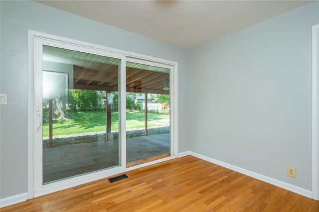 7217 Maple Drive, Urbandale, IA 50322