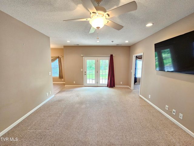 22 Bedding Place, Johnson City, TN 37604