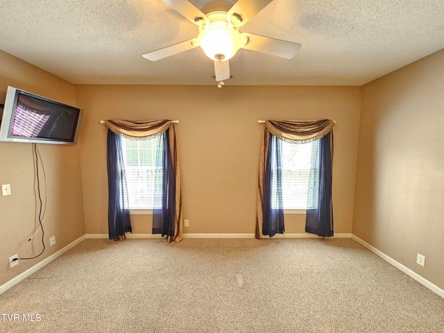 22 Bedding Place, Johnson City, TN 37604