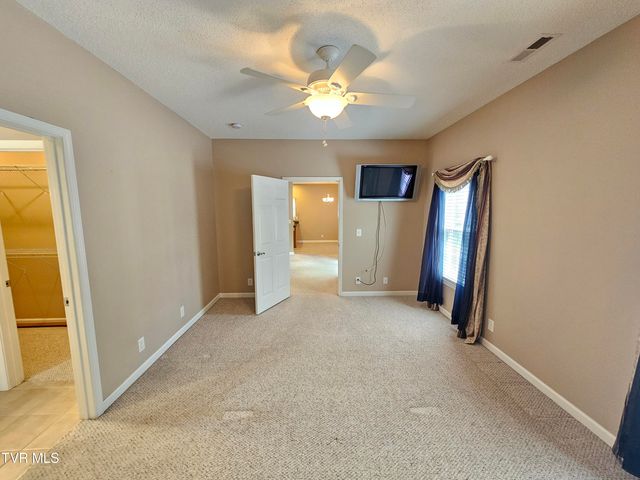 22 Bedding Place, Johnson City, TN 37604