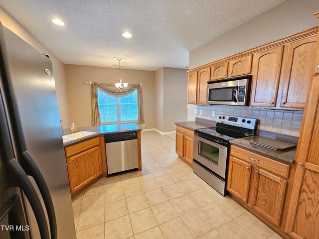 22 Bedding Place, Johnson City, TN 37604