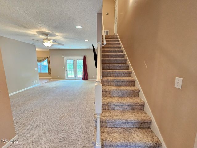 22 Bedding Place, Johnson City, TN 37604