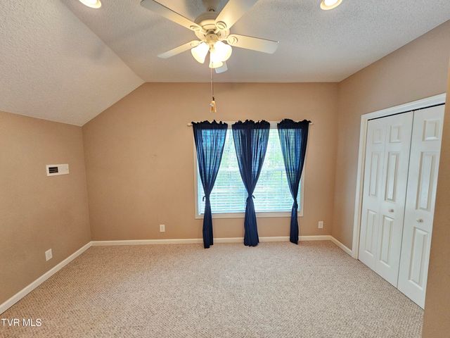 22 Bedding Place, Johnson City, TN 37604