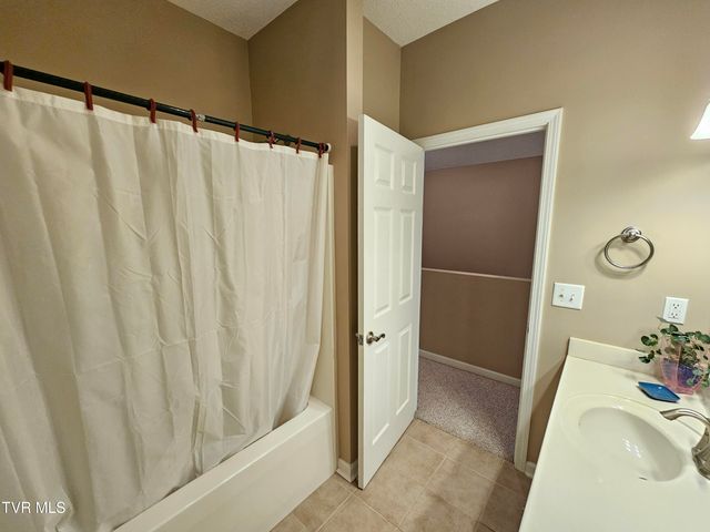 22 Bedding Place, Johnson City, TN 37604