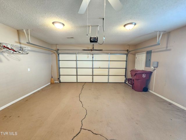 22 Bedding Place, Johnson City, TN 37604