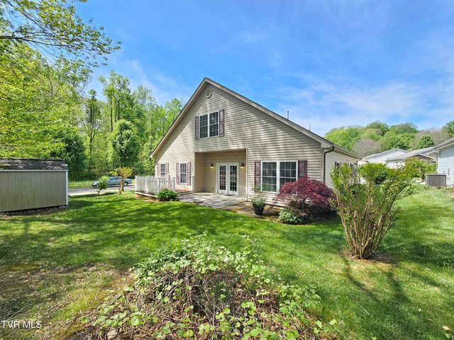 22 Bedding Place, Johnson City, TN 37604