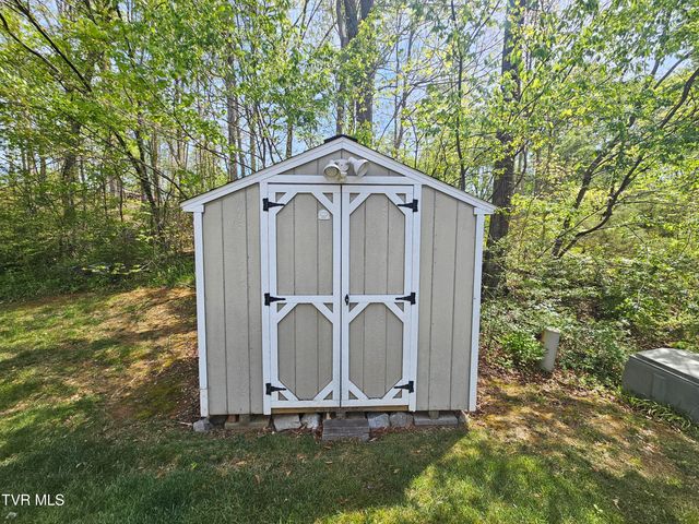 22 Bedding Place, Johnson City, TN 37604