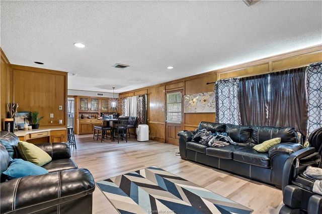 2508 Memorial Drive, Bryan, TX 77802