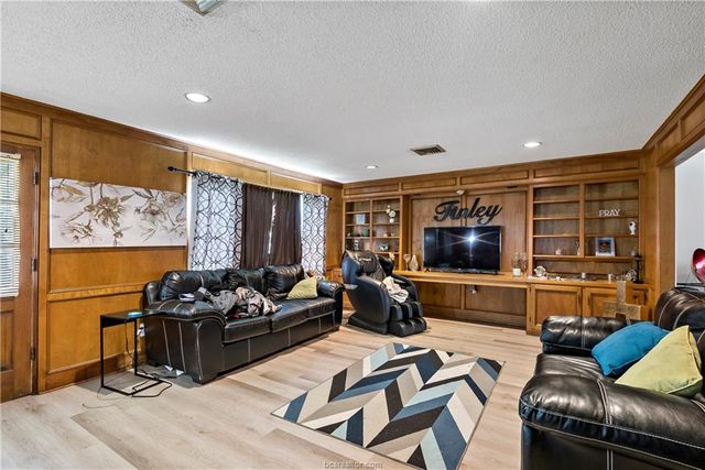 2508 Memorial Drive, Bryan, TX 77802