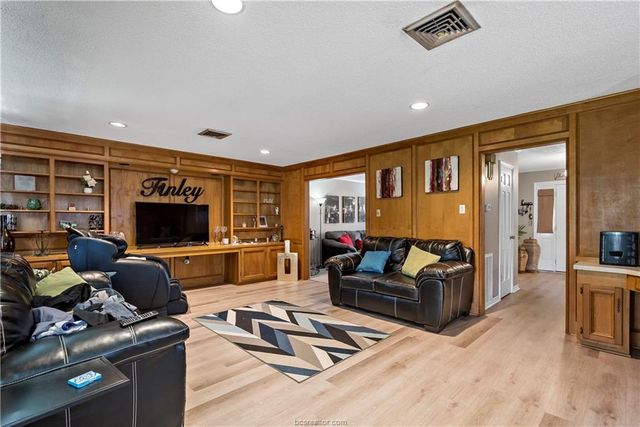 2508 Memorial Drive, Bryan, TX 77802