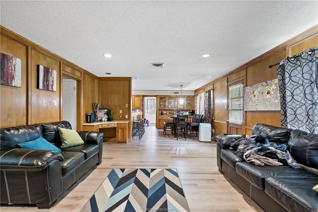 2508 Memorial Drive, Bryan, TX 77802