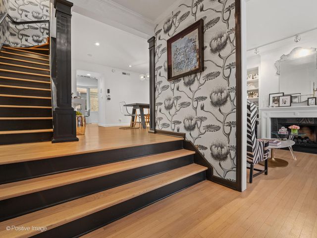 1343 N Sutton Place, Chicago, IL 60610