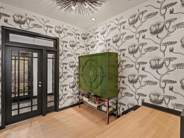 1343 N Sutton Place, Chicago, IL 60610