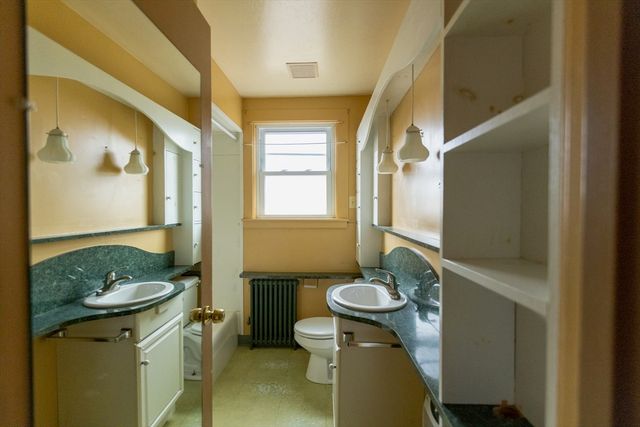 107 Fuller St, Pawtucket, RI 02861