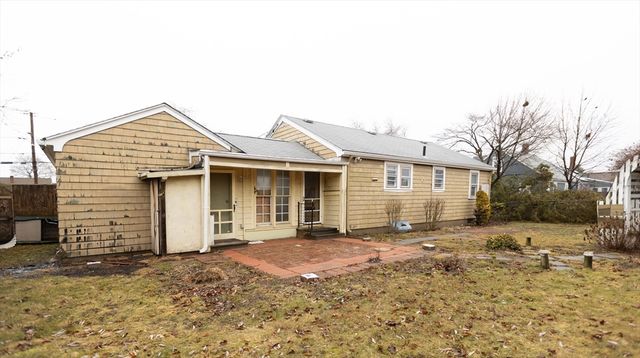 107 Fuller St, Pawtucket, RI 02861