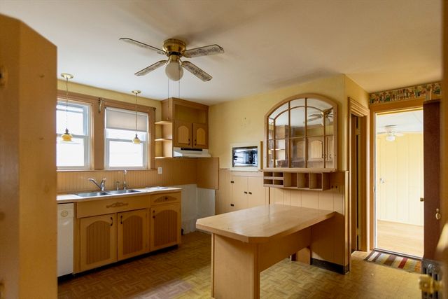 107 Fuller St, Pawtucket, RI 02861