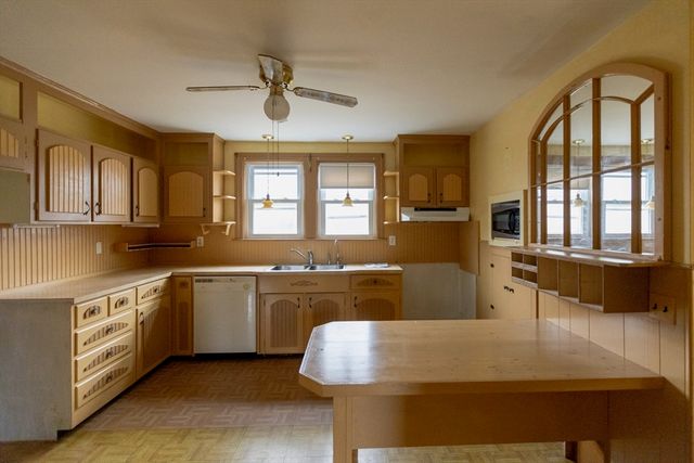 107 Fuller St, Pawtucket, RI 02861