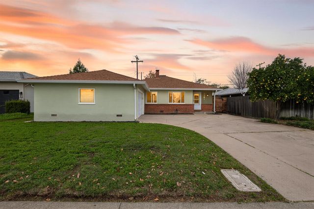 1507 W Locust St, Lodi, CA 95242