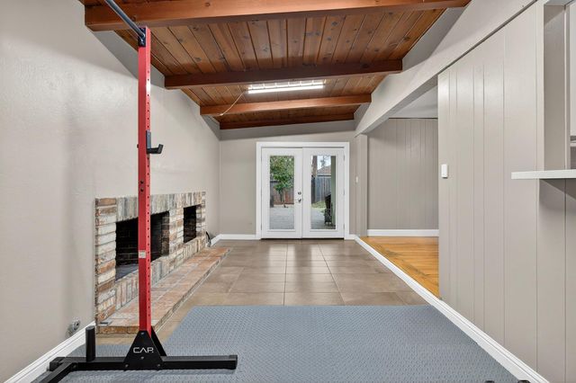 1507 W Locust St, Lodi, CA 95242