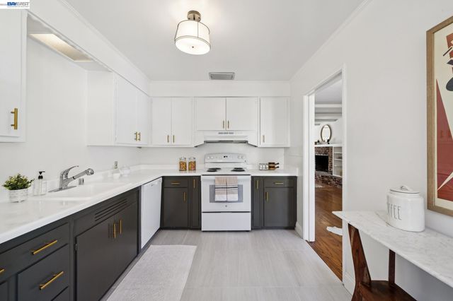 3315 Central Ave, Alameda, CA 94501