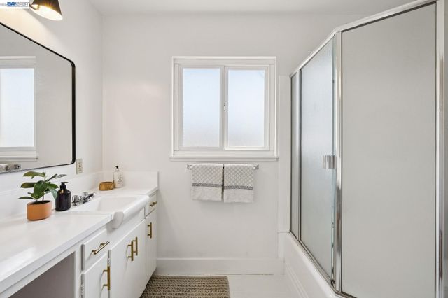3315 Central Ave, Alameda, CA 94501