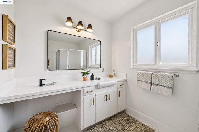 3315 Central Ave, Alameda, CA 94501