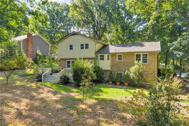 832 Sweet Briar Lane SE, Conyers, GA 30094