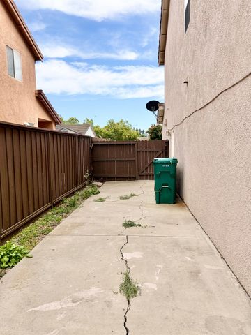 3484 Cathedral Cir, Stockton, CA 95212
