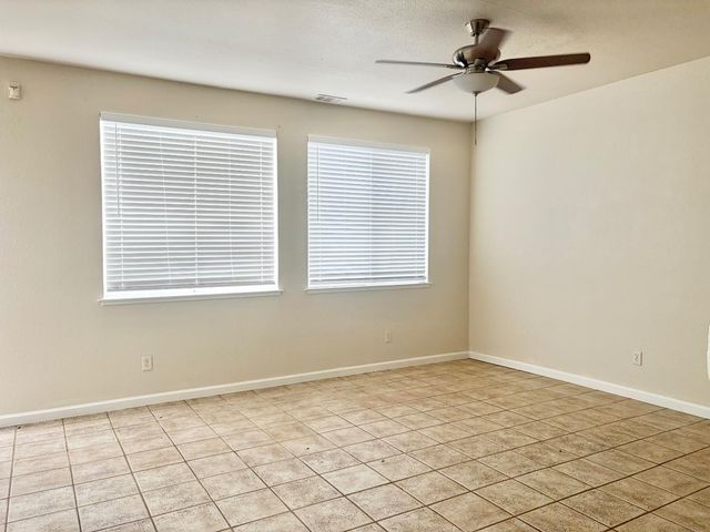 3484 Cathedral Cir, Stockton, CA 95212