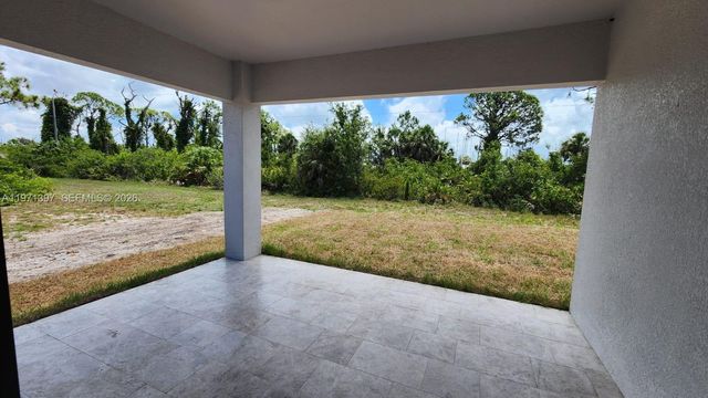 47 E Brig Cr, Port Charlotte, FL 33946