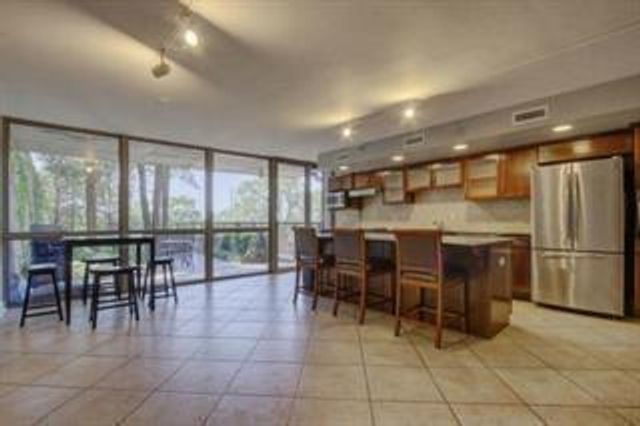 600 E Admiral Boulevard 207, Kansas City, MO 64106