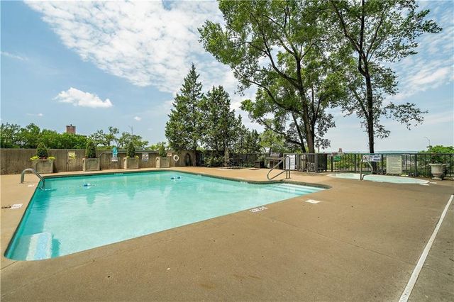 600 E Admiral Boulevard 207, Kansas City, MO 64106