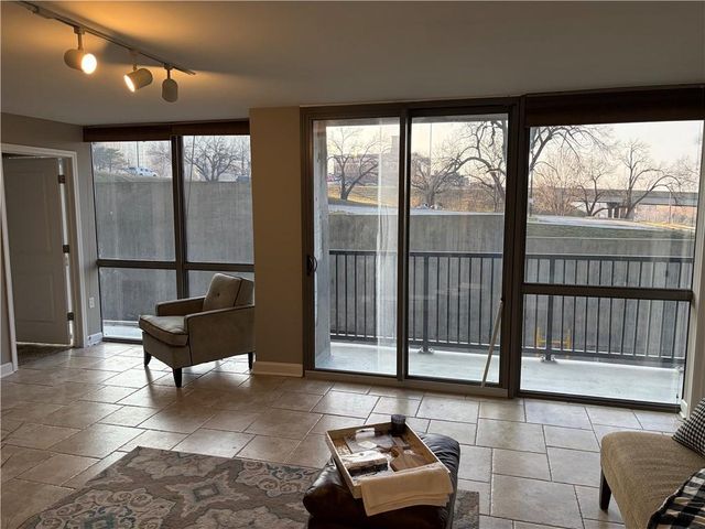 600 E Admiral Boulevard 207, Kansas City, MO 64106