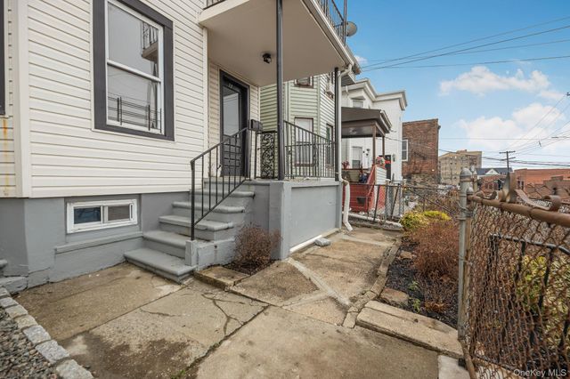 13 Beach Street, Mount Vernon, NY 10550