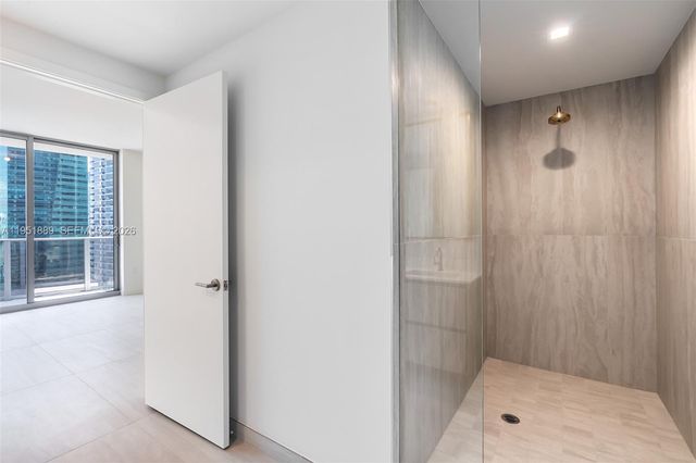 77 SE 5th ST 3013, Miami, FL 33131