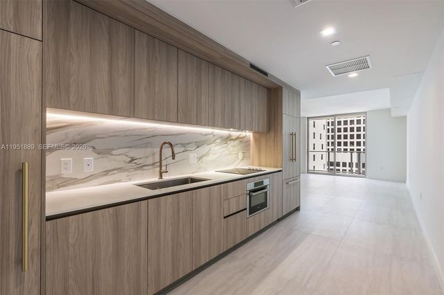 77 SE 5th ST 3013, Miami, FL 33131