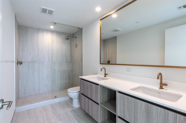 77 SE 5th ST 3013, Miami, FL 33131