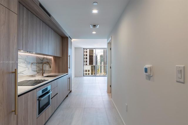 77 SE 5th ST 3013, Miami, FL 33131