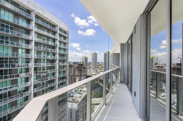 77 SE 5th ST 3013, Miami, FL 33131