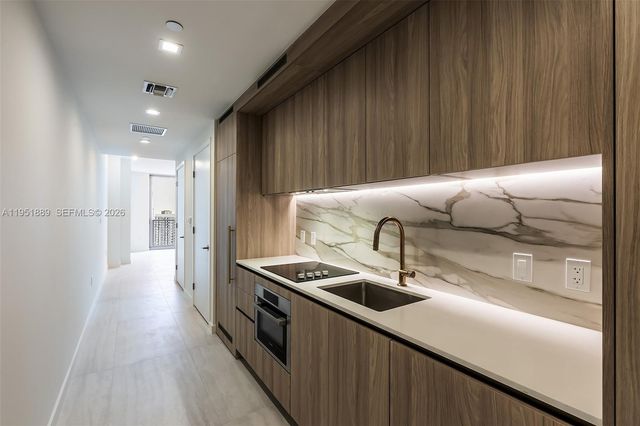 77 SE 5th ST 3013, Miami, FL 33131