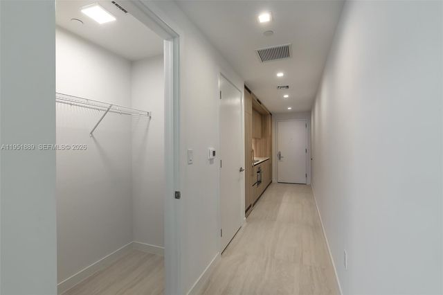 77 SE 5th ST 3013, Miami, FL 33131