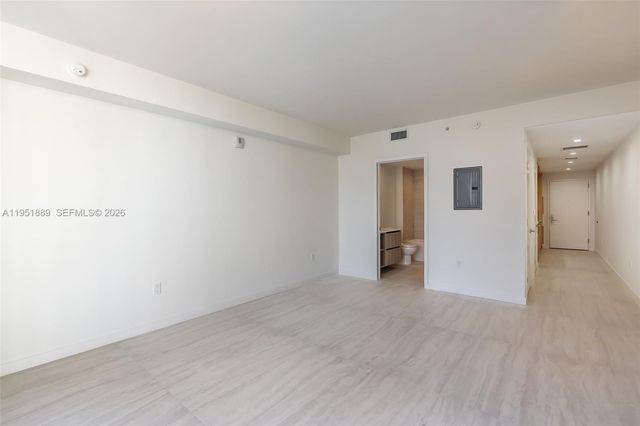 77 SE 5th ST 3013, Miami, FL 33131