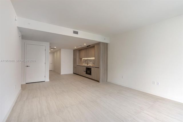 77 SE 5th ST 3013, Miami, FL 33131