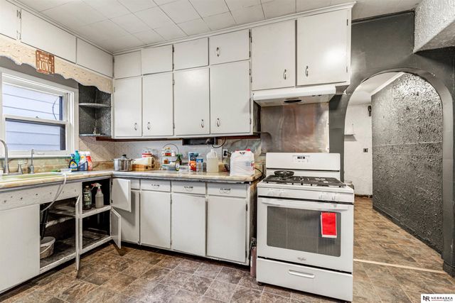 1724 S 8th Street, Omaha, NE 68108